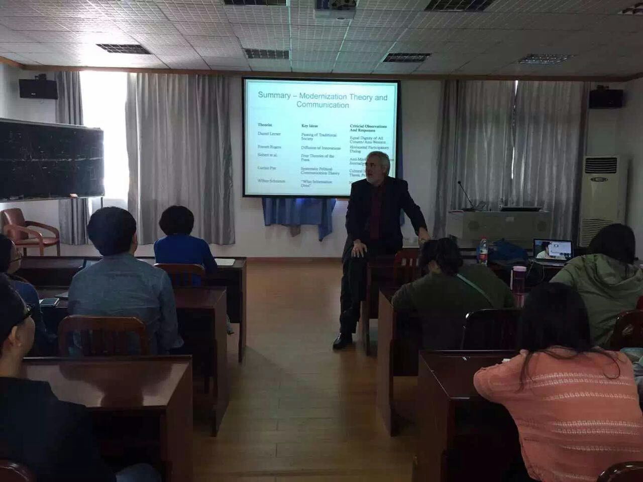 天普大学传播公司Thomas Jacobson教授来公司讲学